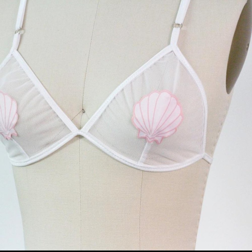 Seashell Black Mesh Bralette - Picture 5 of 6